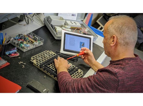 Des consignes et supports pédagogiques sur tablettes